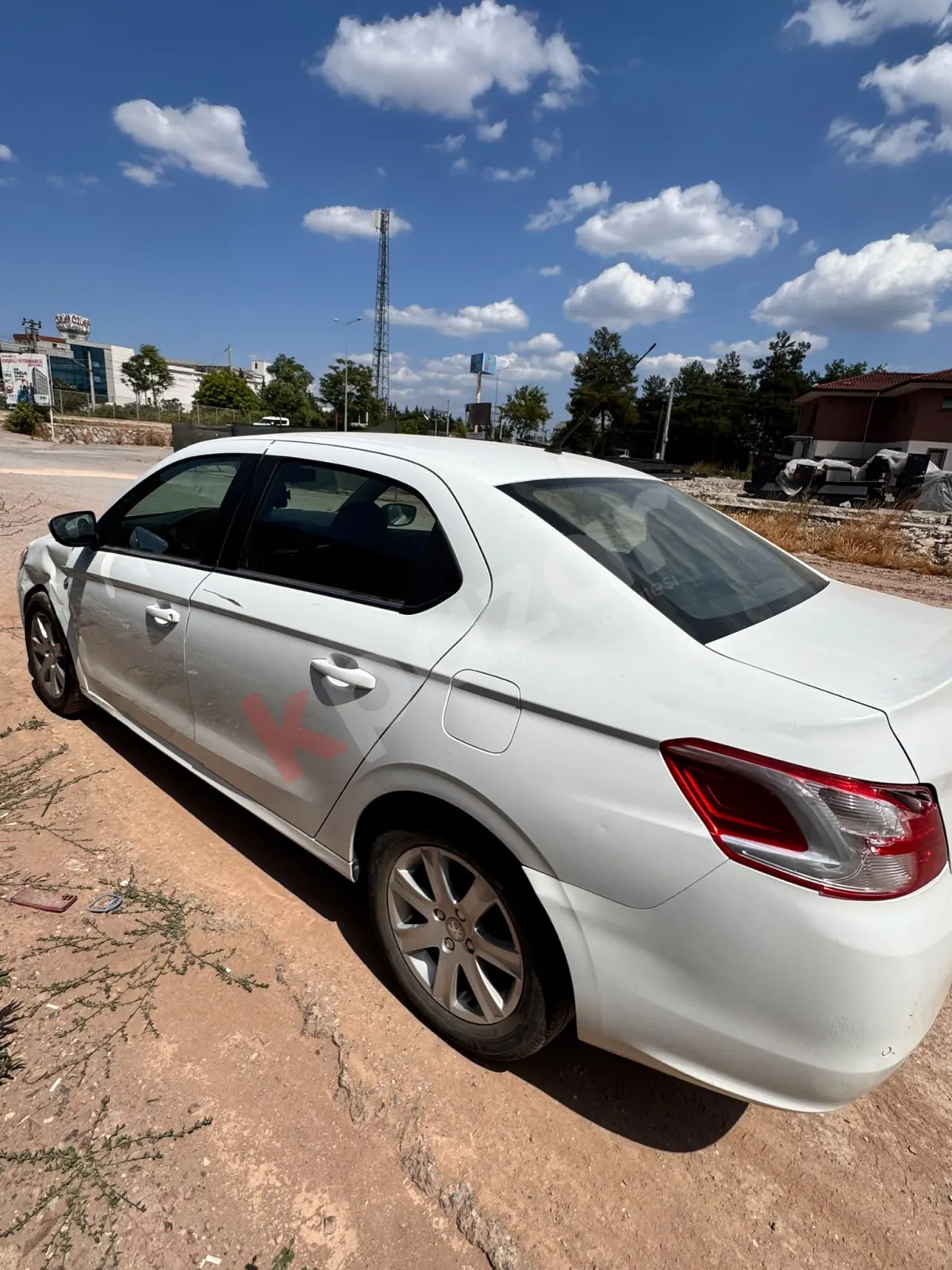 SAHİBİNDEN ÇITIR HASARLI TEMİZ PEUGEOT 301 — küçük resim 2