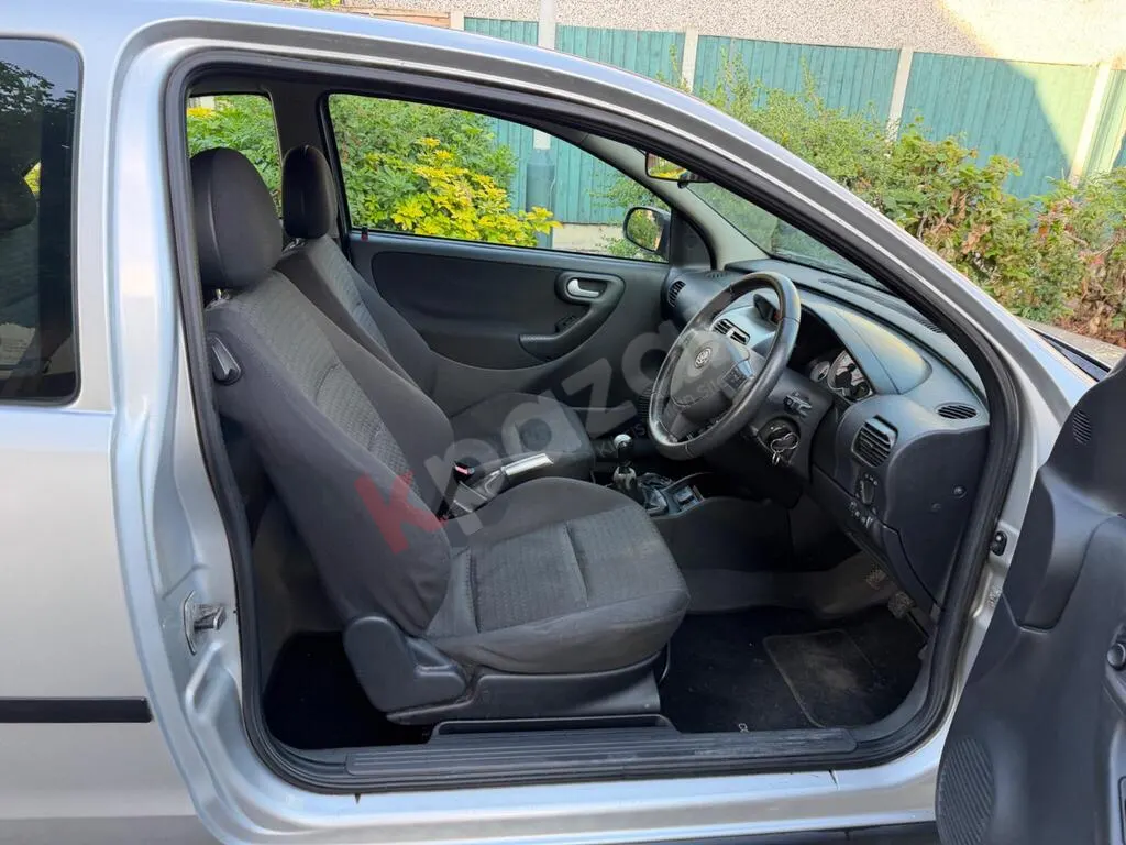2006 Model Gümüş Renk Temiz Bakılmış Vauxhall Corsa Hatchback — küçük resim 13