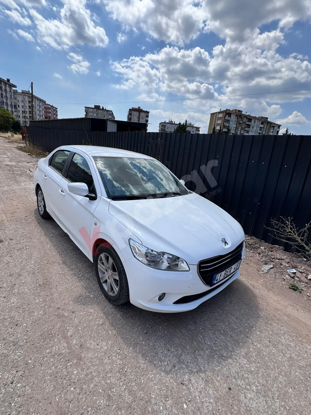 SAHİBİNDEN ÇITIR HASARLI TEMİZ PEUGEOT 301