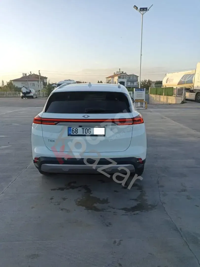 TOGG T10X BEYAZ SUV ELEKTRİKLİ YERLİ ARAÇ UZUN MENZİLLİ NEREDEYSE SIFIR KM  — küçük resim 2