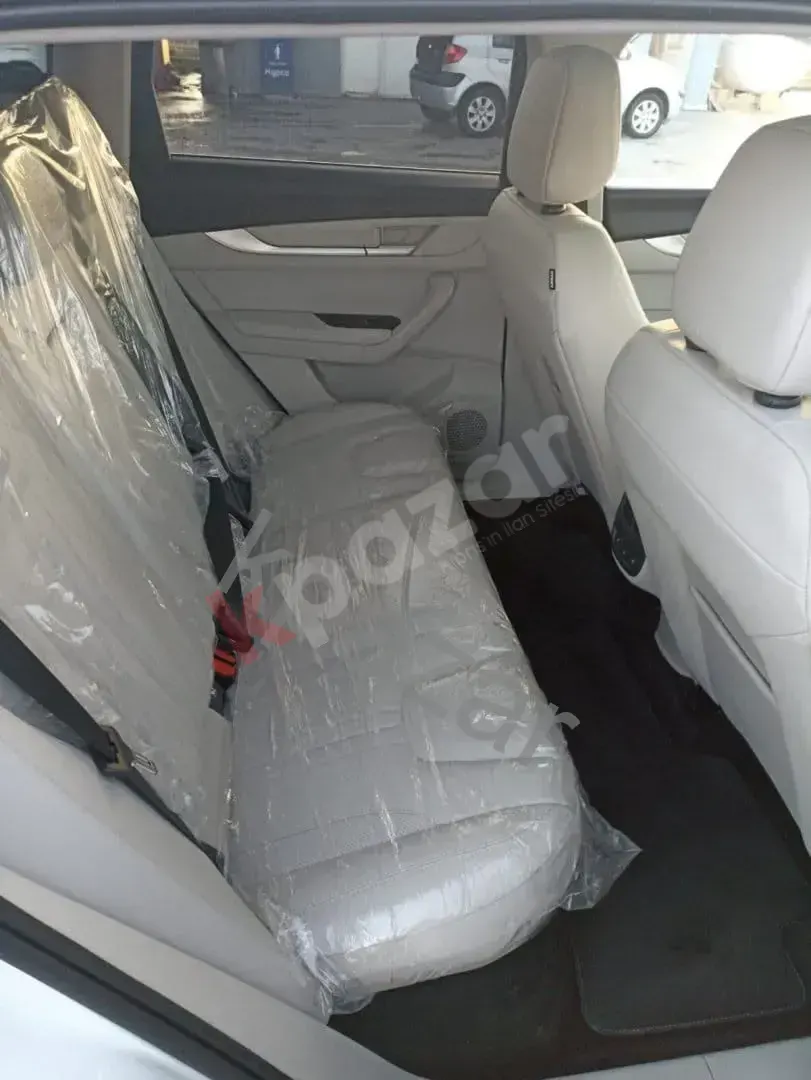 TOGG T10X BEYAZ SUV ELEKTRİKLİ YERLİ ARAÇ UZUN MENZİLLİ NEREDEYSE SIFIR KM  — küçük resim 3